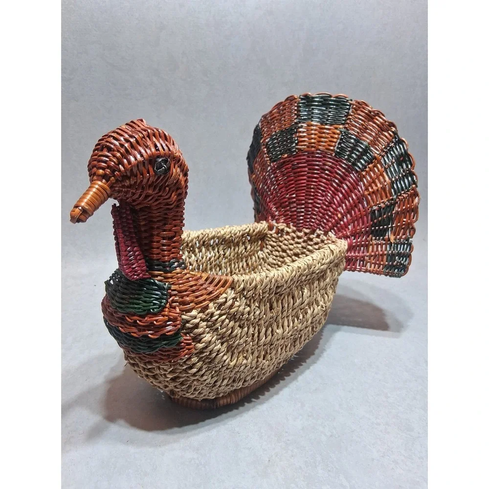 Vintage Woven Rattan Wicker Turkey Basket Thanksgiving Autumn Fall Decor